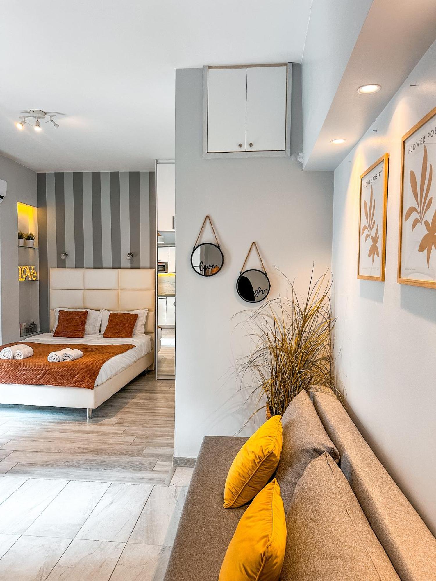 Walk To Markets From A Cozy Studio By Cielo Homes Athena Bagian luar foto