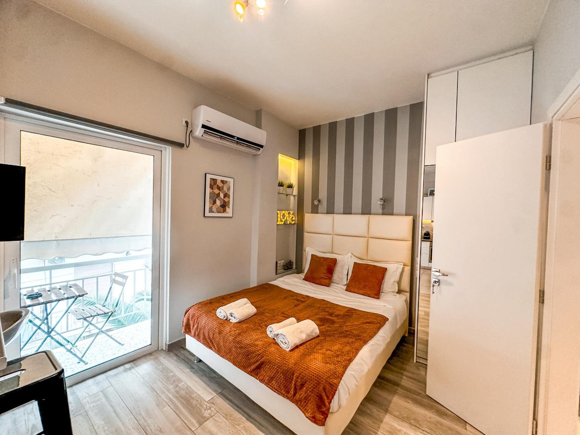 Walk To Markets From A Cozy Studio By Cielo Homes Athena Bagian luar foto
