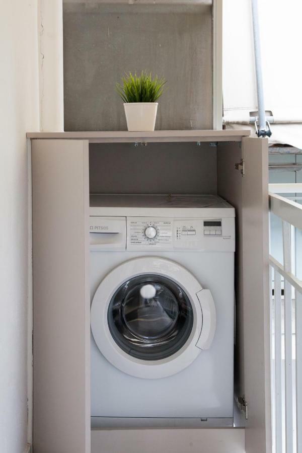 Walk To Markets From A Cozy Studio By Cielo Homes Athena Bagian luar foto